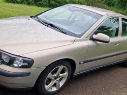 Grå Begagnad 2002 Volvo S60 Sedan | 30 000 kr (Marknadspris)