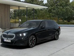 Svart Ny 2025 BMW 550e Efficient Dynamics Kombi | 1 086 700 kr (Lite dyr)