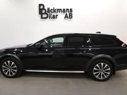 Svart Begagnad 2023 Volvo V90 CC Plus Kombi | 539 000 kr
