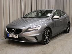 Grå Begagnad 2017 Volvo V40 R-Design Halvkombi | 179 900 kr