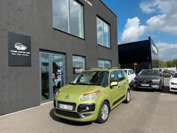 Ljusgrön Begagnad 2010 Citroën C3 Picasso Minibuss | 25 000 kr