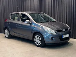 Mörkgrå Begagnad 2010 Hyundai i20 Select Halvkombi | 54 900 kr (Marknadspris)