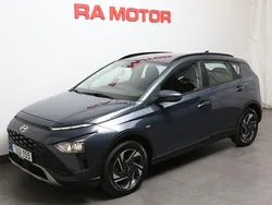 Grå Begagnad 2023 Hyundai Bayon Essential SUV | 209 900 kr (Marknadspris)