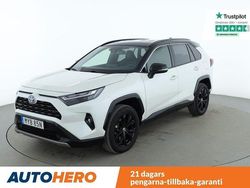 Vit Begagnad 2022 Toyota RAV4 Hybrid SUV | 391 000 kr (Bra pris)