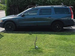 Blå Begagnad 2005 Volvo XC70 Kinetic SUV | 22 000 kr (Marknadspris)