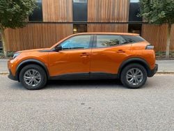 Orange Begagnad 2022 Peugeot e-2008 SUV | 185 699 kr (Marknadspris)