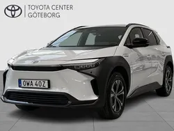 Vit Begagnad 2023 Toyota bZ4X Style SUV | 469 900 kr