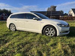 Vit Begagnad 2015 VW Passat Kombi | 95 800 kr (Lite dyr)