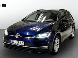 Mörkblå Begagnad 2018 VW Golf VII Kombi | 169 900 kr (Marknadspris)