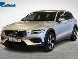 Silver Begagnad 2021 Volvo V60 CC Kombi | 288 800 kr (Marknadspris)