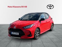 Svart Begagnad 2021 Toyota Yaris Hybrid Edition Halvkombi | 239 000 kr (Lite dyr)