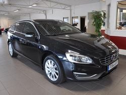 Svart Begagnad 2015 Volvo V60 Ocean Race Kombi | 139 900 kr (Marknadspris)