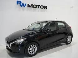 Svart Begagnad 2016 Mazda 2 Halvkombi | 109 800 kr (Marknadspris)