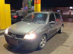 Begagnad 2002 Renault Clio II Halvkombi | 13 500 kr (Marknadspris)