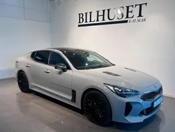 Grå Begagnad 2018 Kia Stinger Halvkombi | 299 900 kr (Lite dyr)