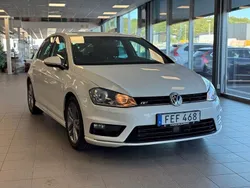 Vit Begagnad 2016 VW Golf VII Halvkombi | 129 900 kr (Marknadspris)