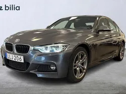 Grå Begagnad 2018 BMW 330 M Sport Sedan | 269 000 kr (Marknadspris)