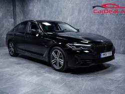 Svart Begagnad 2022 BMW 530e Shadowline Sedan | 378 800 kr (Marknadspris)