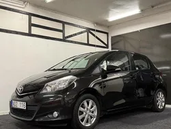 Svart Begagnad 2012 Toyota Yaris Active Halvkombi | 69 900 kr (Marknadspris)