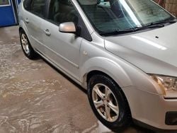 Begagnad 2008 Ford Focus Halvkombi | 12 000 kr (Superpris)