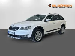 Vit Begagnad 2015 Skoda Octavia Scout Kombi | 149 900 kr (Bra pris)