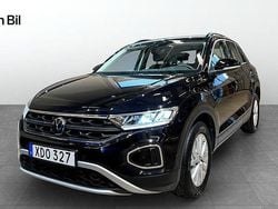 Svart (deep black pearl) Begagnad 2022 VW T-Roc Pro SUV | 264 900 kr (Marknadspris)
