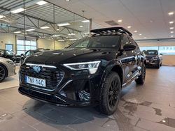 Svart Begagnad 2024 Audi Q8 e-tron SUV | 899 000 kr