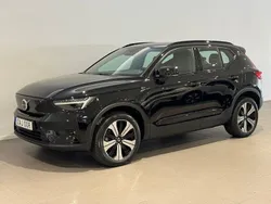 Svart Begagnad 2022 Volvo XC40 Plus SUV | 349 500 kr