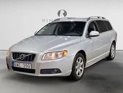 Ljusgrå Begagnad 2010 Volvo V70 Momentum Kombi | 69 900 kr (Bra pris)
