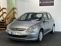 Ljusgrå Begagnad 2004 Peugeot 307 Halvkombi | 29 900 kr (Marknadspris)