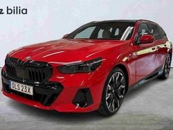 Röd Begagnad 2025 BMW 550e Kombi | 899 900 kr