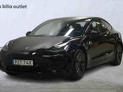 Svart Begagnad 2022 Tesla Model 3 Standard Range Sedan | 299 900 kr (Marknadspris)