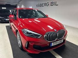 Röd Begagnad 2019 BMW 118 M Sport Halvkombi | 224 900 kr (Marknadspris)