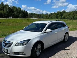 Vit Begagnad 2012 Opel Insignia Cosmo Kombi | 49 900 kr (Marknadspris)
