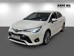 Vit Begagnad 2015 Toyota Avensis Multidrive S Sedan | 149 900 kr (Marknadspris)