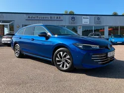 Blå Begagnad 2024 VW Passat Business Kombi | 385 000 kr (Dyr)