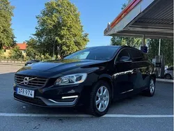 Svart Begagnad 2014 Volvo V60 Momentum Kombi | 149 000 kr (Marknadspris)