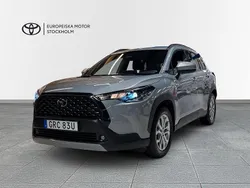 Grå Begagnad 2024 Toyota Corolla Cross Active SUV | 379 900 kr (Marknadspris)