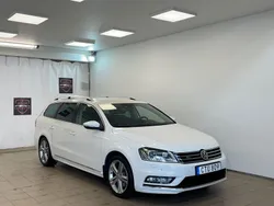Vit Begagnad 2014 VW Passat R-line Kombi | 108 900 kr (Marknadspris)