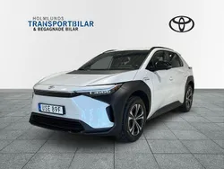 Vit Begagnad 2023 Toyota bZ4X Premium SUV | 415 000 kr (Marknadspris)