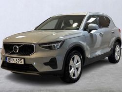 Grå Begagnad 2023 Volvo XC40 Core SUV | 349 900 kr (Marknadspris)