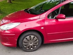 Röd Begagnad 2006 Peugeot 307 Halvkombi | 14 500 kr (Bra pris)