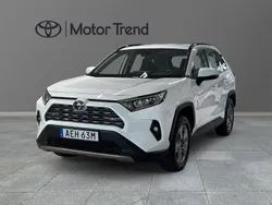 Vit Begagnad 2022 Toyota RAV4 Hybrid Active SUV | 359 000 kr (Marknadspris)