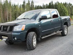 Grå Begagnad 2004 Nissan PickUp Pickup | 109 000 kr