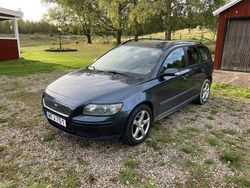 Blå Begagnad 2005 Volvo V50 Kombi | 22 000 kr (Lite dyr)
