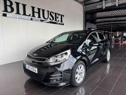 Svart Begagnad 2016 Kia Rio Halvkombi | 139 900 kr (Lite dyr)
