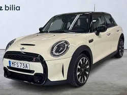 Vit Begagnad 2022 Mini Cooper S Halvkombi | 264 900 kr (Marknadspris)