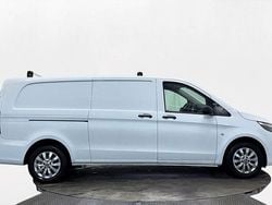 Vit Begagnad 2023 Mercedes Vito Minibuss | 339 900 kr (Superpris)