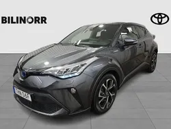 Mörkgrå (grå) Begagnad 2021 Toyota C-HR Edition SUV | 269 900 kr (Marknadspris)