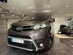 Mörkgrå (grå) Begagnad 2017 Toyota Proace Van | 239 900 kr